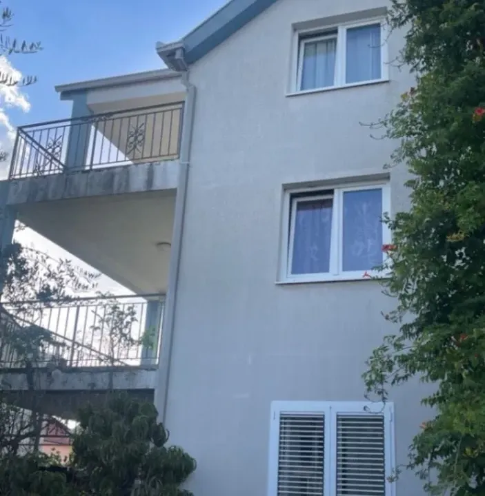 Izdavanje, trosoban stan, 141m², Donja Gorica, Podgorica