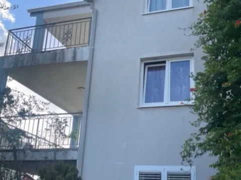 Izdavanje, trosoban stan, 141m², Donja Gorica, Podgorica