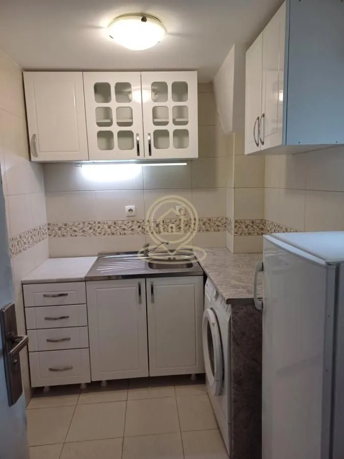Izdavanje, dvosoban stan, 41m², Čubura, Beograd