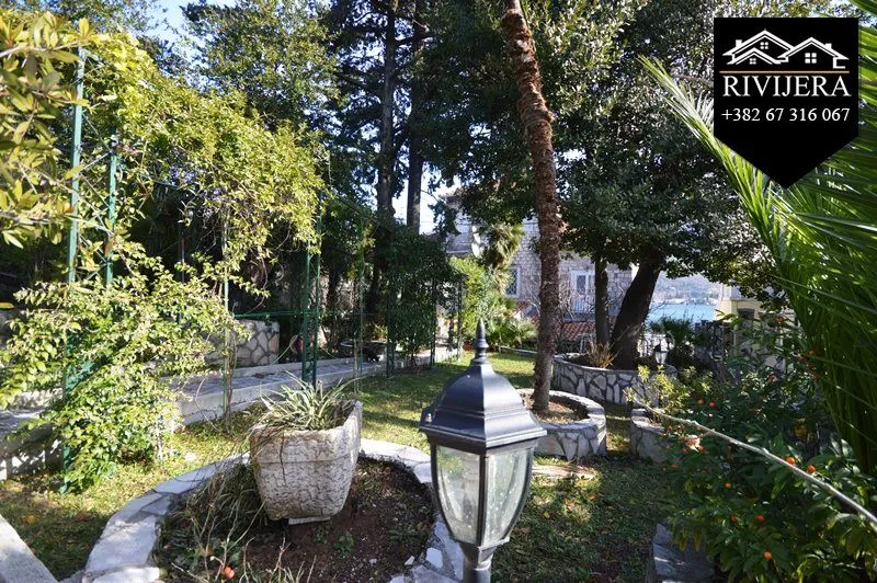 Prodaja, kuća, 130m², Kamenari, Herceg Novi