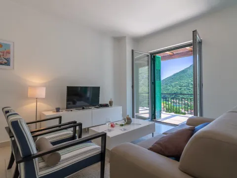 Sale, apartment, 91m², Morinj, Kotor - image 12