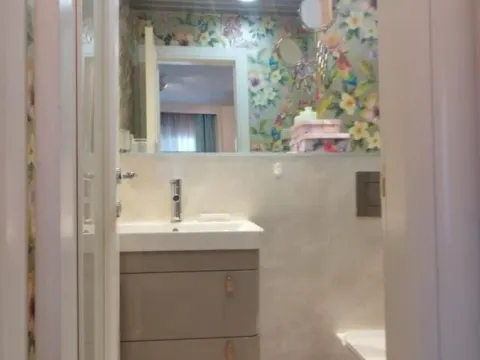 Izdavanje, trosoban stan, 104m², Adok, Budva - image 12