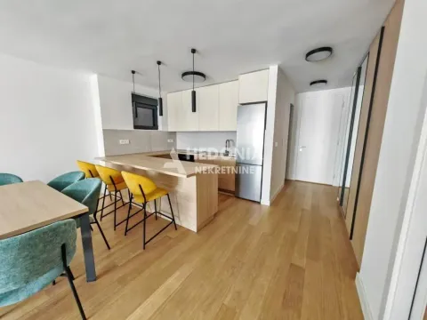 Rent, four bedroom apartment, 133m², Autokomanda, Voždovac Sve Podlokacije - image 2