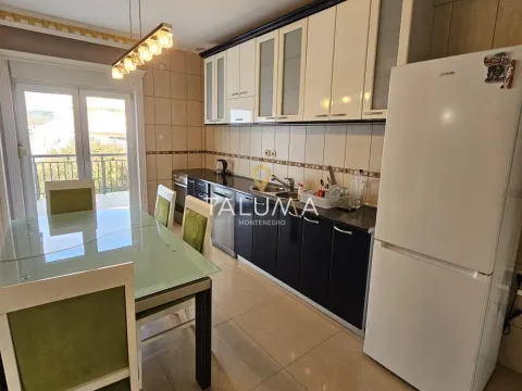 Rent, three bedroom apartment, 130m², Gornja Gorica, Podgorica - image 3
