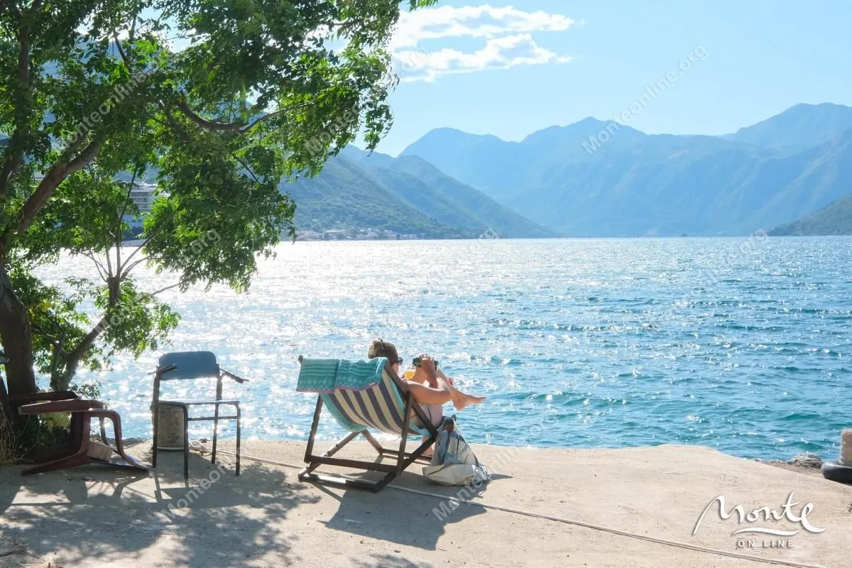 Prodaja, dvosoban stan, 85m², Dobrota, Kotor