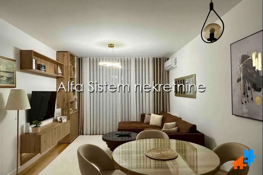 Izdavanje, trosoban stan, 77m², Novi Beograd Blok 63, Novi Beograd Sve Podlokacije