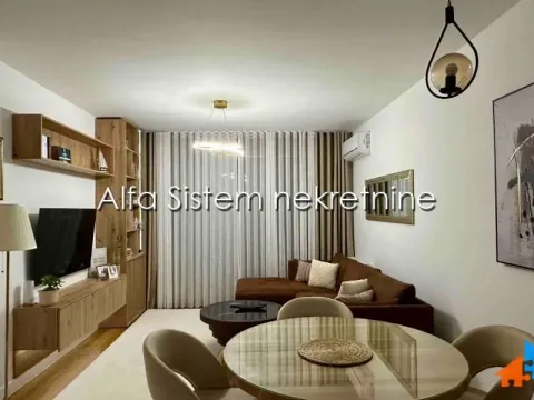 Izdavanje, trosoban stan, 77m², Novi Beograd Blok 63, Novi Beograd Sve Podlokacije - image 1