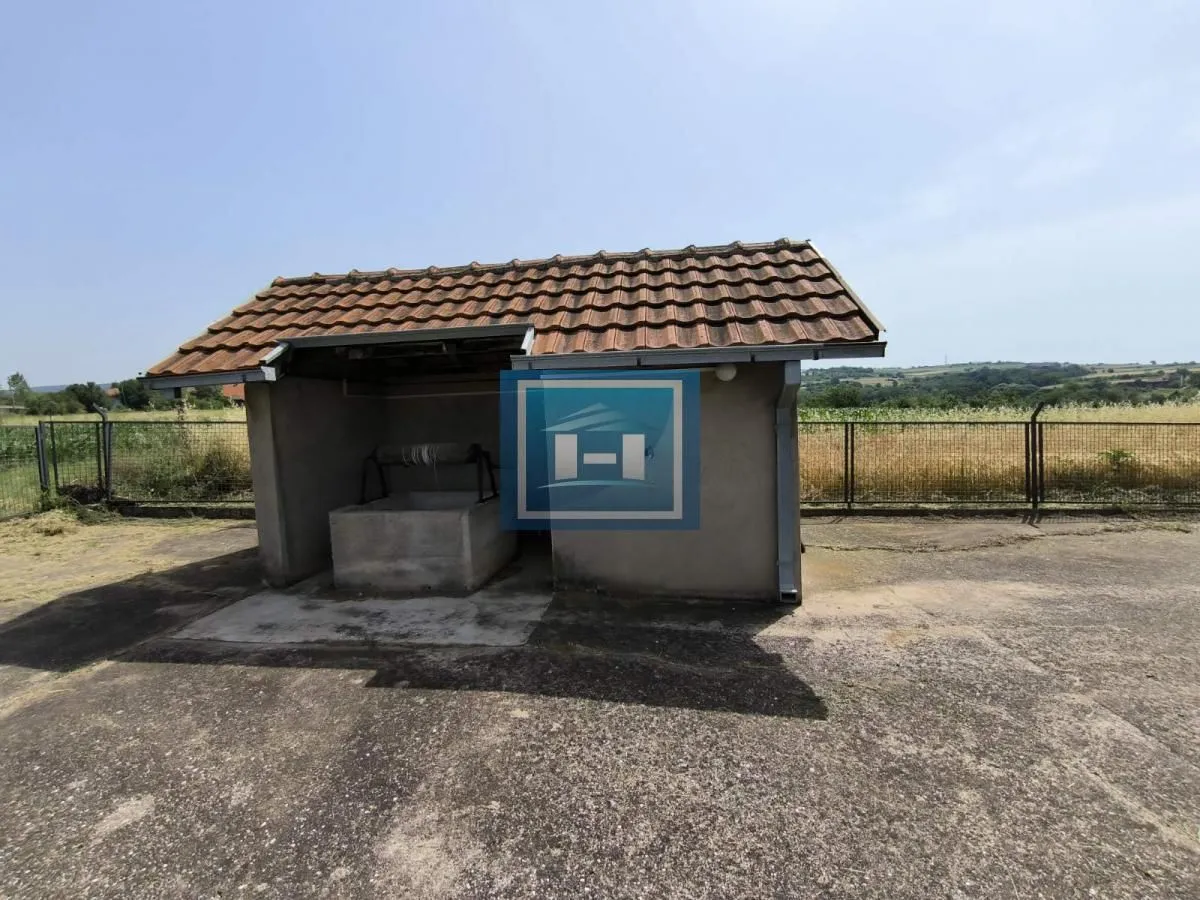 Sale, office space, 570m², Stubica, Paraćin
