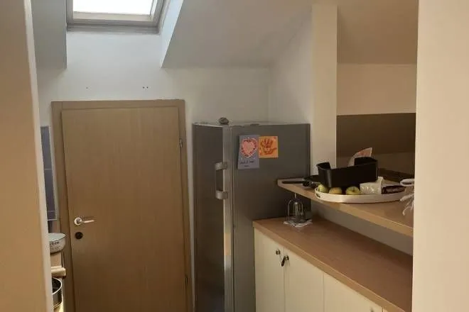 Prodaja, trosoban stan, 70m², Zemun Gornji Grad, Zemun Sve Podlokacije