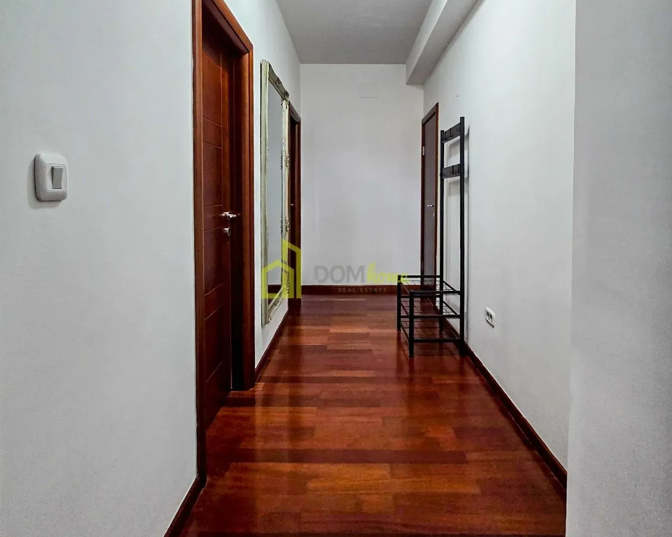 Prodaja, trosoban stan, 100m², Gorica C, Podgorica