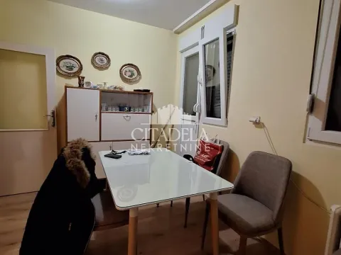 Rent, one bedroom apartment, 45m², Kanarevo Brdo, Beograd - image 2