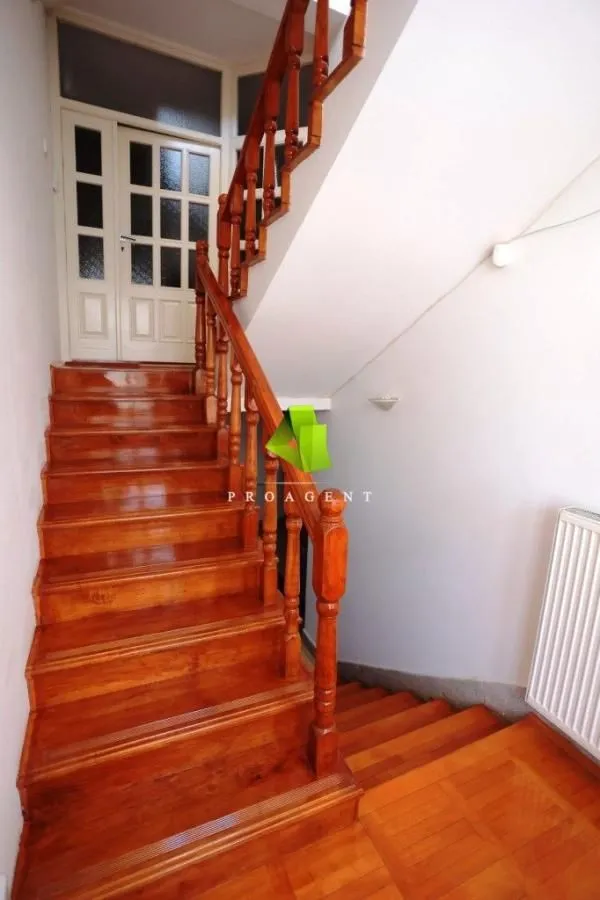 Prodaja, kuća, 350m², Pantelej, Niš