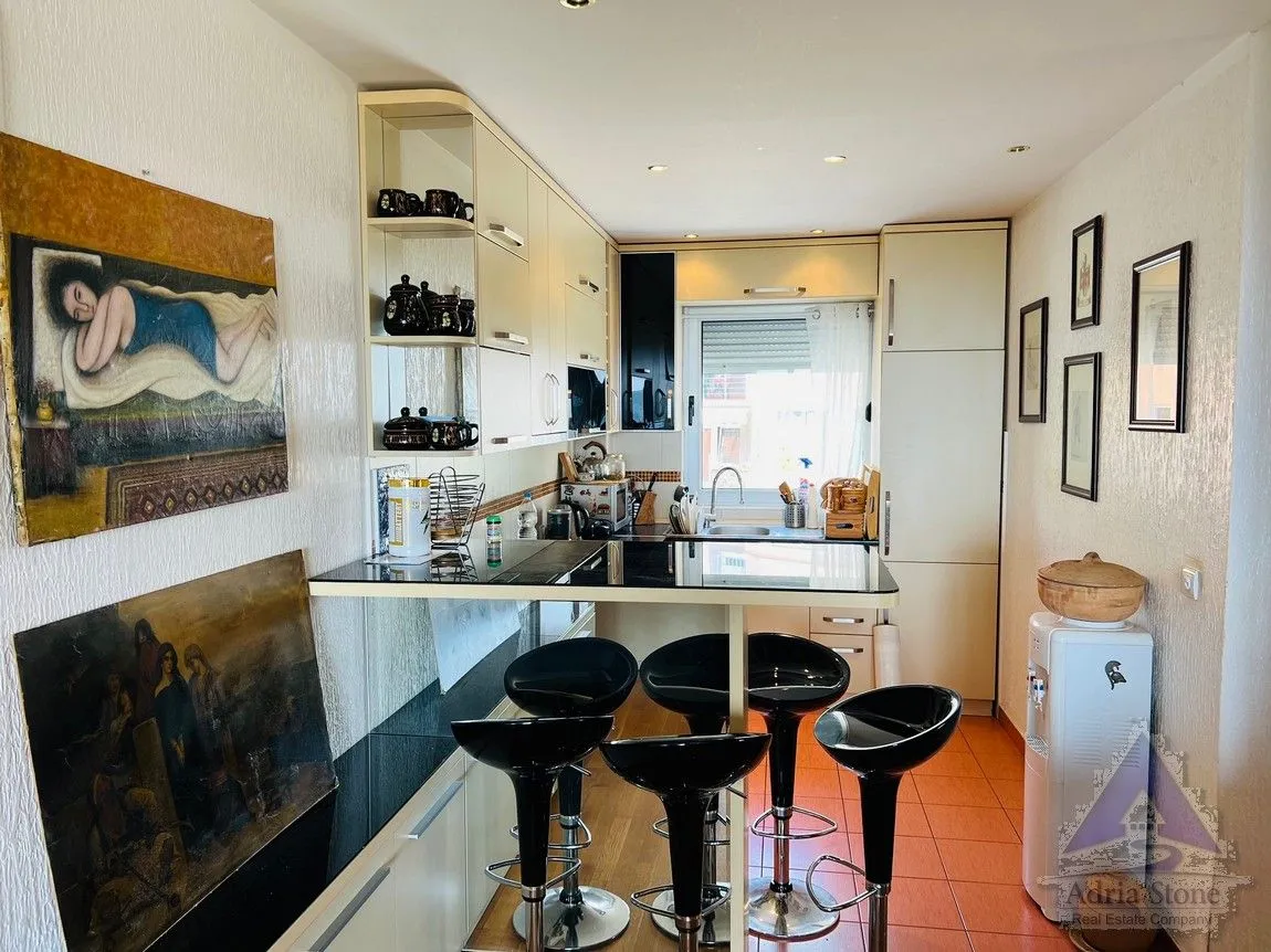 Sale, three bedroom apartment, 95m², Lazi, Budva