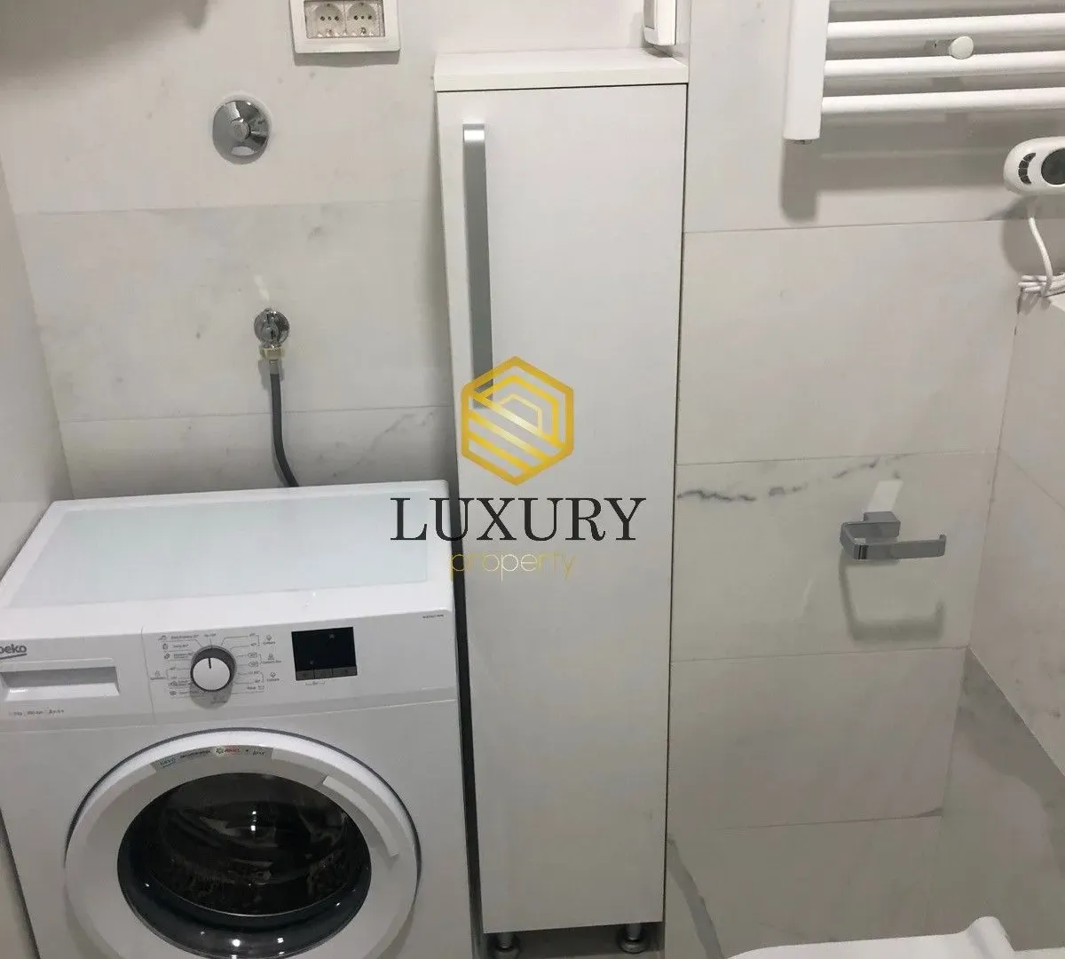 Izdavanje, jednosoban stan, 47m², Central Point, Podgorica