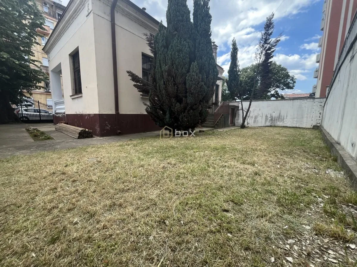 Rent, office space, 90m², Medijana, Niš