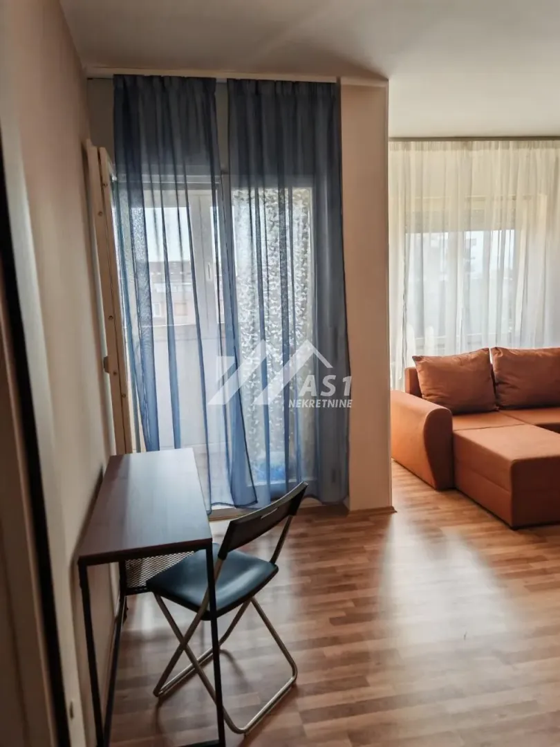 Izdavanje, jednosoban stan, 38m², Sajam, Novi Sad Sve Podlokacije