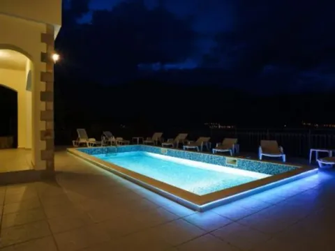 Prodaja, kuća, 358m², Kostanjica, Kotor - image 10