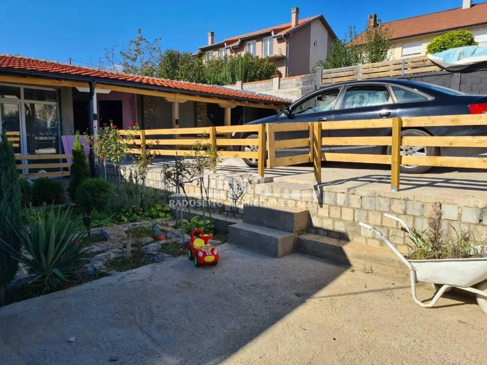 Prodaja, kuća, 247m², Miljakovac, Rakovica
