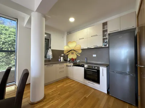 Izdavanje, dvosoban stan, 90m², Gorica C, Podgorica - image 5