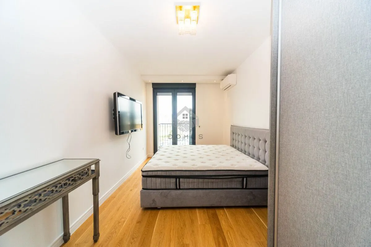 Izdavanje, trosoban stan, 108m², Podgorica, Crna Gora