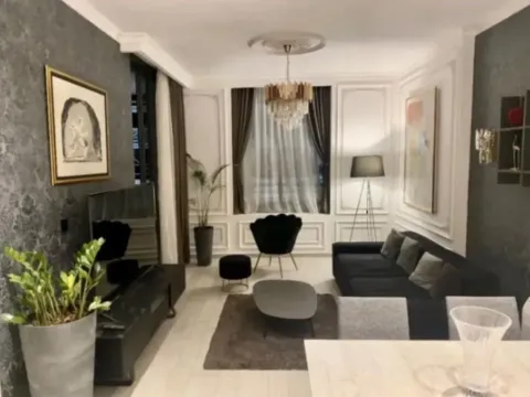 Izdavanje, jednosoban stan, 56m², Centar, Budva - image 1