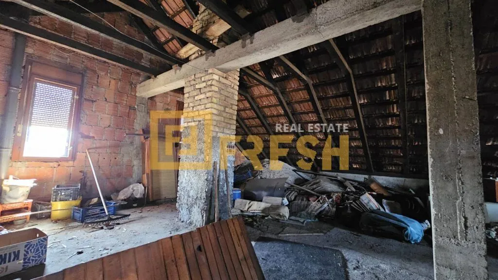 Sale, house, 115m², Stari Aerodrom, Podgorica