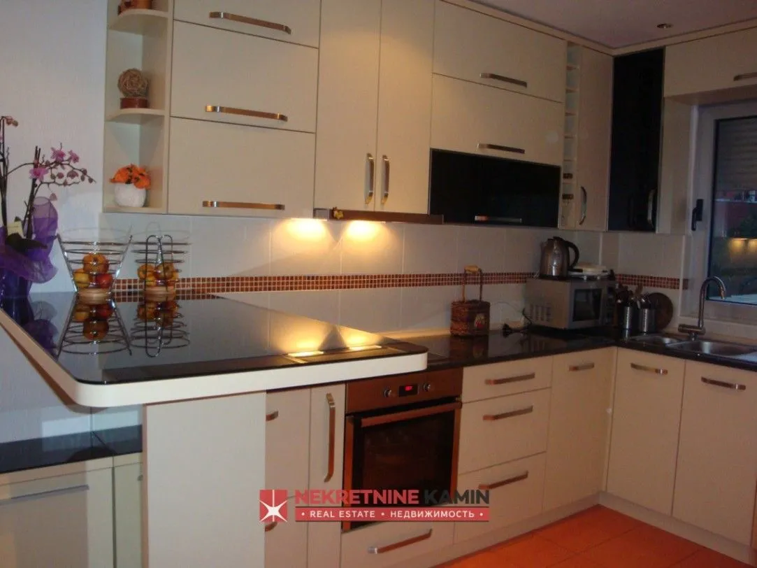 Sale, three bedroom apartment, 95m², Lazi, Budva