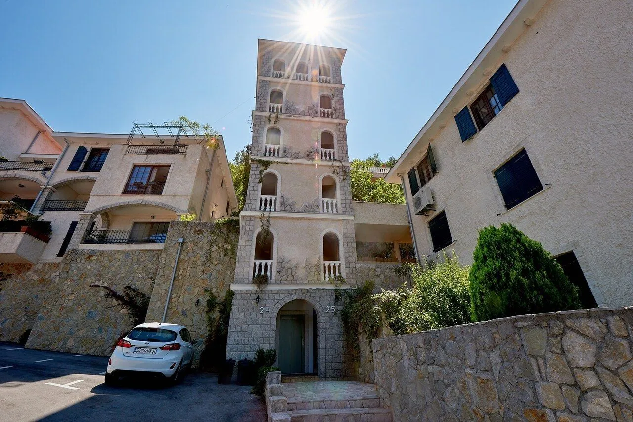 Sale, house, 235m², Kostanjica, Kotor