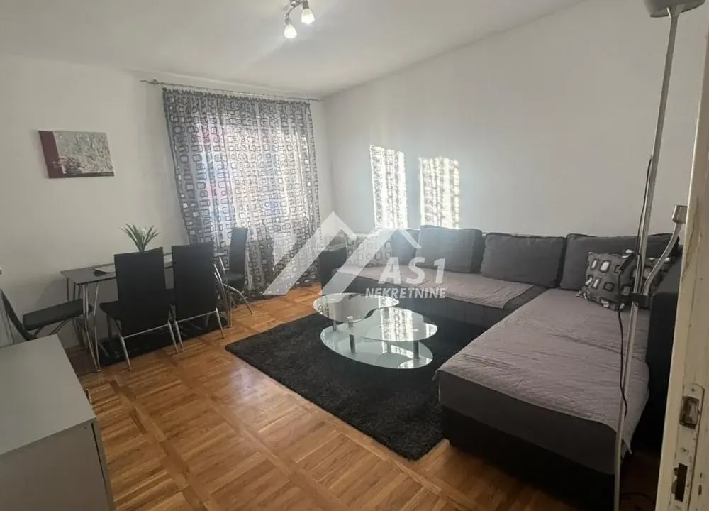 Izdavanje, dvosoban stan, 40m², Sajam, Novi Sad Sve Podlokacije
