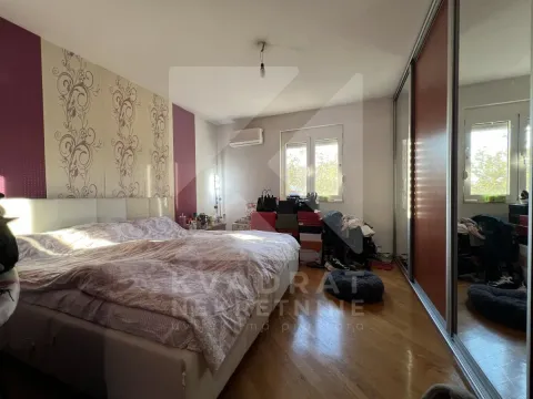 Prodaja, četvorosoban stan, 102m², Lepa Kata, Podgorica - image 9