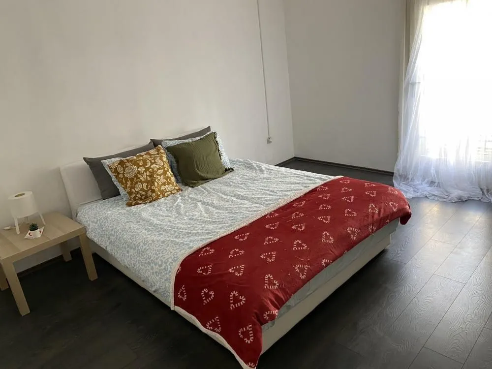 Izdavanje, četvorosoban stan, 120m², Savski Venac, Beograd
