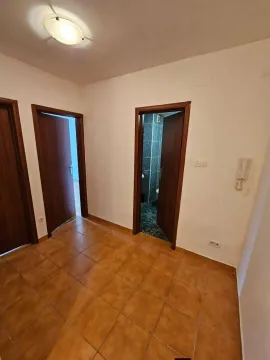 Prodaja, jednosoban stan, 45m², Stari Aerodrom, Podgorica - image 5