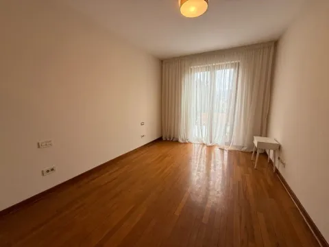 Rent, four bedroom apartment, 200m², Gorica C, Podgorica - image 6