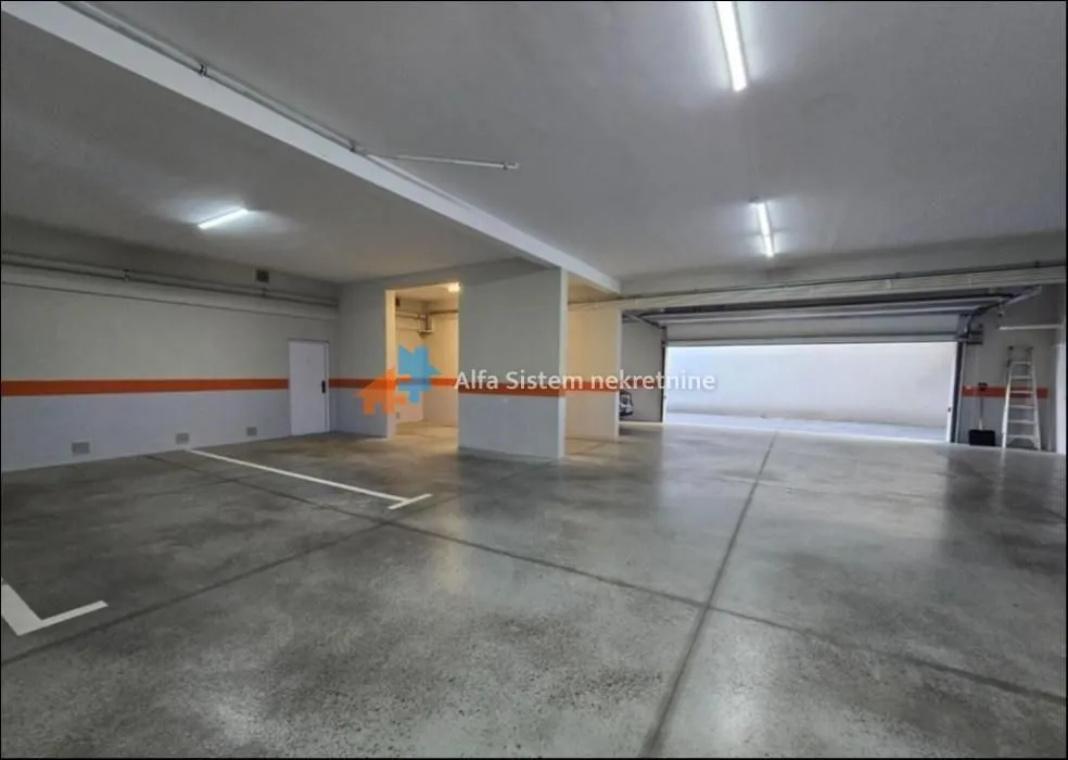 Izdavanje, stan, 215m², Savski Venac, Beograd