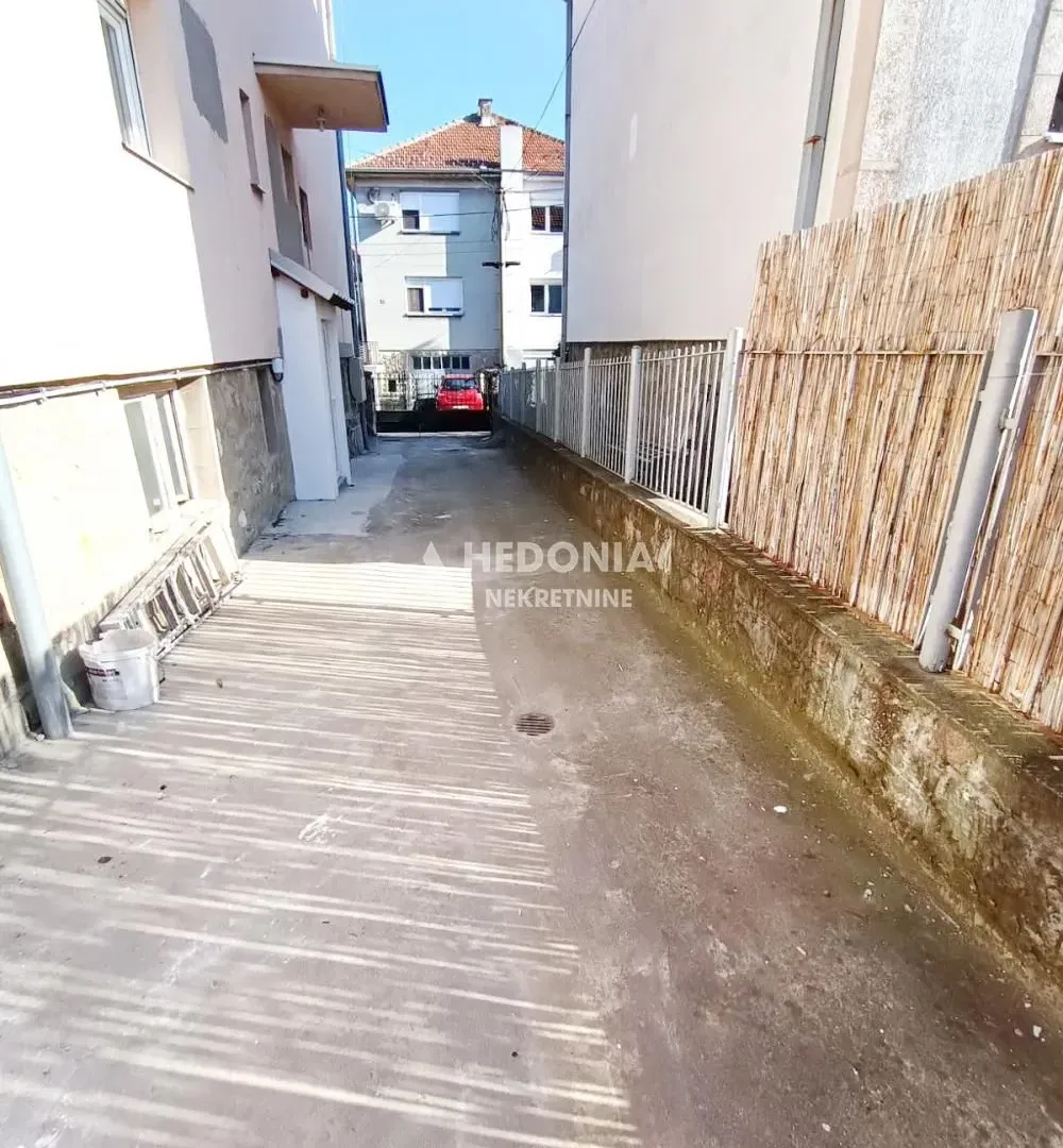 Rent, office space, 105m², Zemun Sve Podlokacije, Beograd