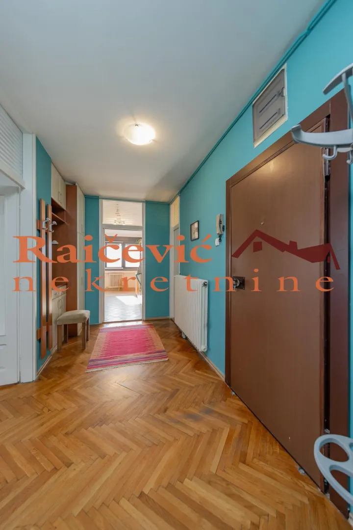 Prodaja, trosoban stan, 108m², Palilula, Niš