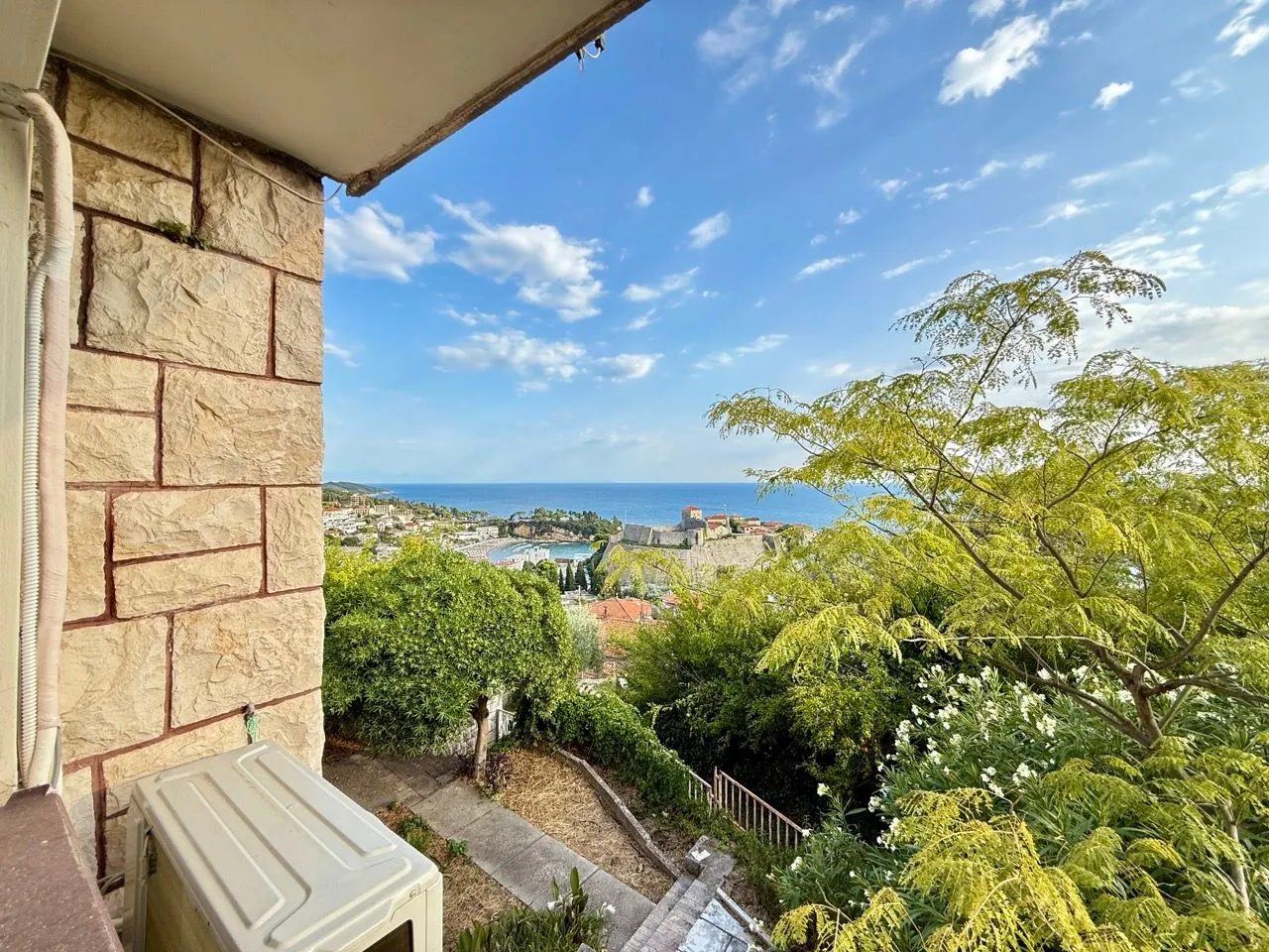 Prodaja, kuća, 183m², Centar, Ulcinj
