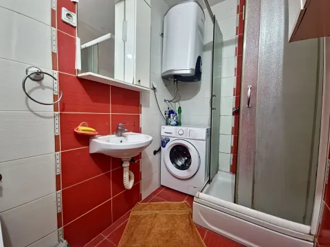 Rent, one bedroom apartment, 45m², Budva, Crna Gora - image 9