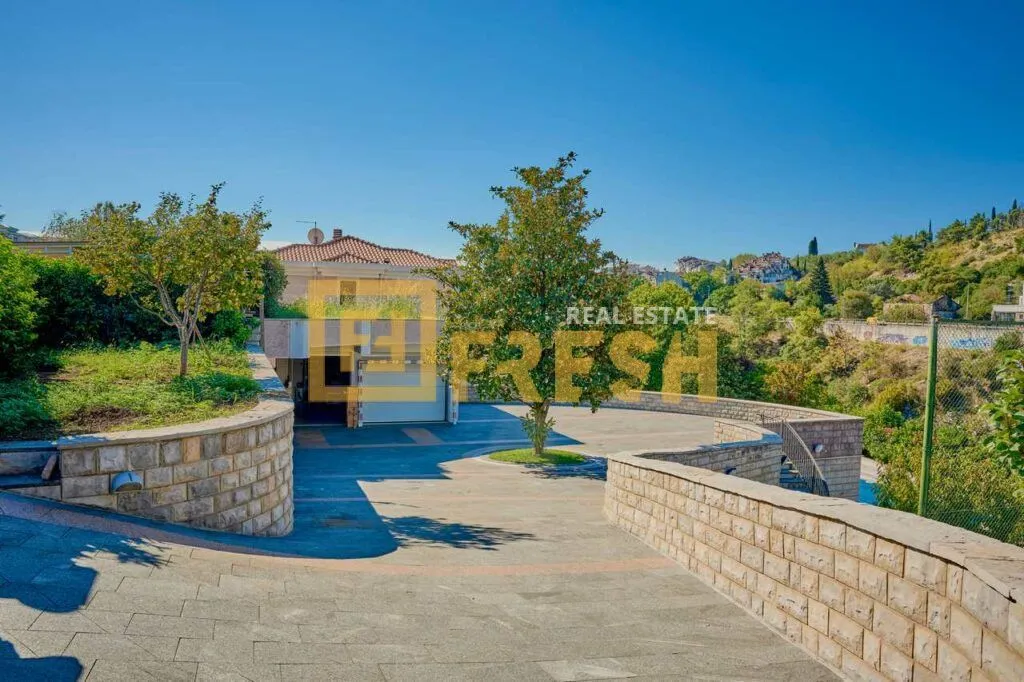 Sale, house, 300m², Zagorič, Podgorica