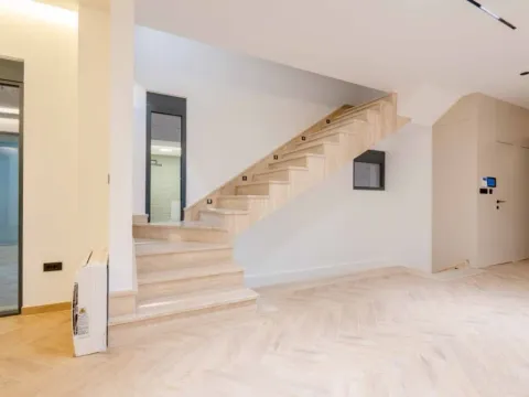 Prodaja, kuća, 240m², Pržno, Budva - image 4