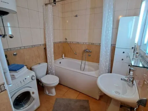 Izdavanje, dvosoban stan, 75m², Preko Morače, Podgorica - image 10