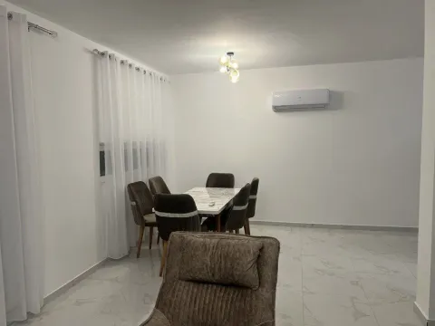 Rent, two bedroom apartment, 80m², Podgorica, Crna Gora - image 2