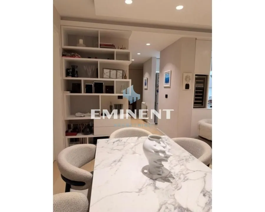 Izdavanje, trosoban stan, 103m², Stari Grad, Beograd