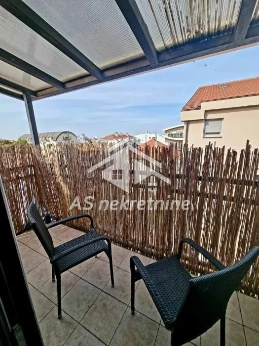 Izdavanje, dvosoban stan, 40m², Lekino Brdo, Voždovac Sve Podlokacije
