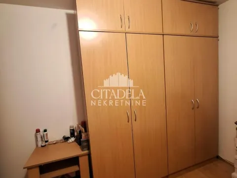 Izdavanje, jednosoban stan, 30m², Banovo Brdo, Beograd - image 2