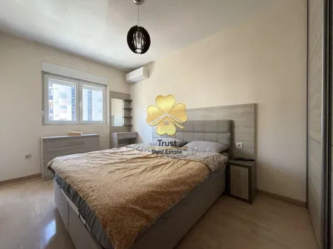 Izdavanje, dvosoban stan, 75m², City Kvart, Podgorica - image 14