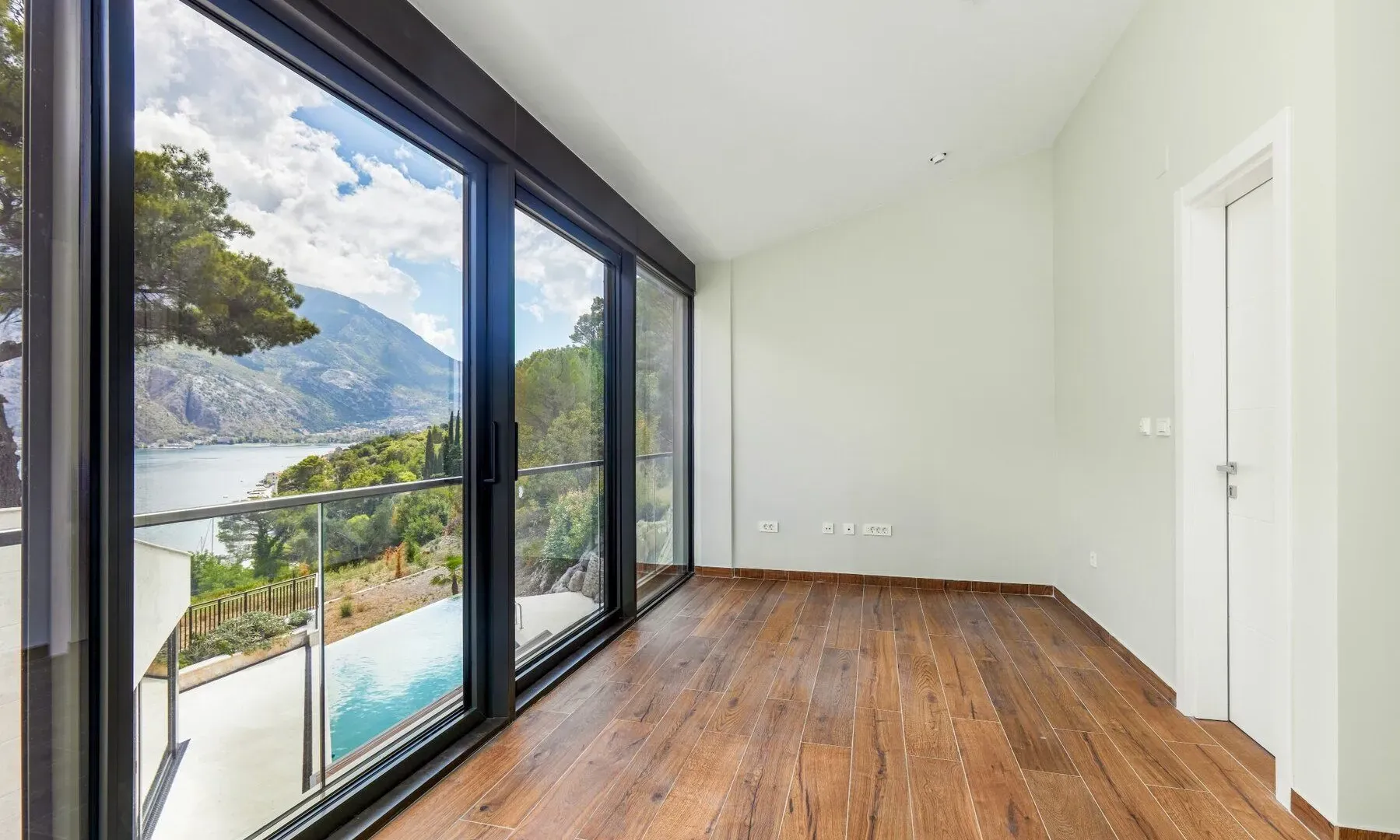 Sale, house, 479m², Prčanj, Kotor