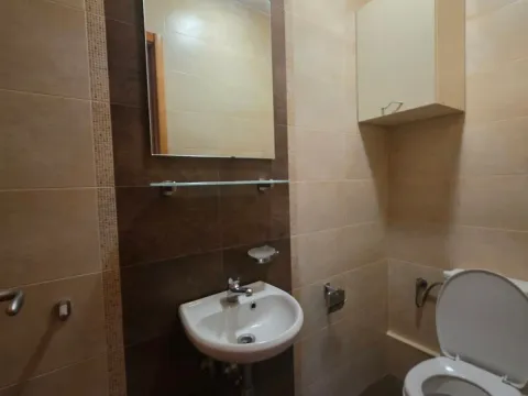 Izdavanje, trosoban stan, 71m², Stari Aerodrom, Podgorica - image 9