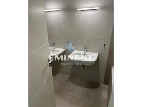 Izdavanje, trosoban stan, 78m², Novi Beograd Blok 65, Novi Beograd Sve Podlokacije - image 14