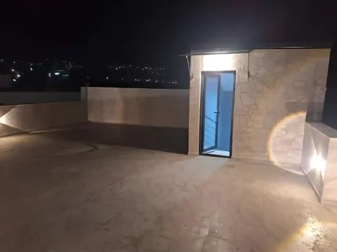 Izdavanje, kuća, 225m², Zaljevo, Bar - image 5